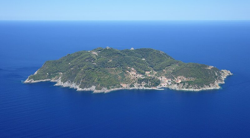 L'isola di Gorgona dall'alto, dove nasce il Gorgona di Frescobaldi